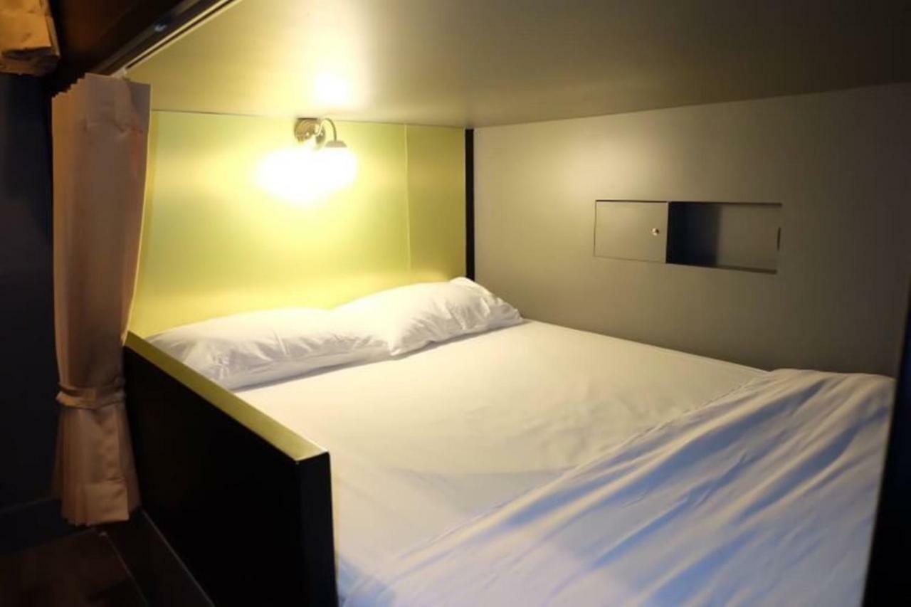 Four Sisters Homestay Bangkok Eksteriør billede